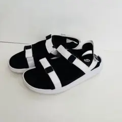 New Balance サンダル ブラック/ホワイト