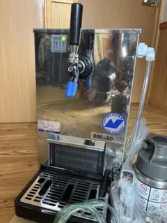 ビールサーバー 本体 冷却機 減圧弁 ヘッド 　洗浄ボトルセット ビールサーバー 本体 冷却機 減圧弁 ヘッド 洗浄ボトルセット - メルカリ