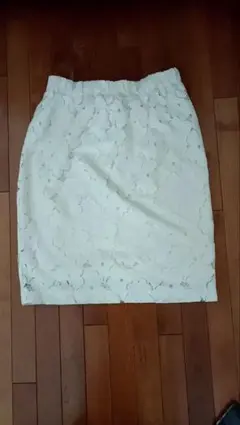 E hyphen world gallery 花柄レースタイトスカート