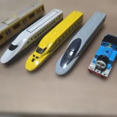 TOMICAトミカ新幹線•トーマス４個セット (他オマケ トレーン１個)