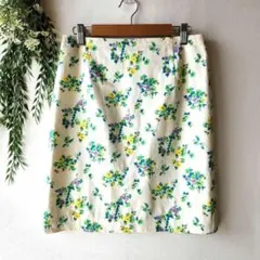 上品 コムサイズム『M』花柄 膝丈 タイト スカート 鮮やか オフィス 大人綺麗のサムネイル