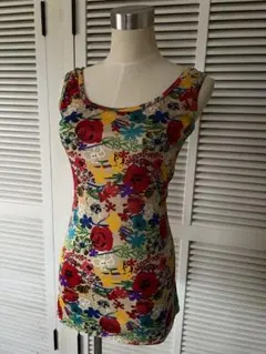 新品未使用◆花柄タンクトップ◆カラフルフラワー◆サラッと素材美ライン