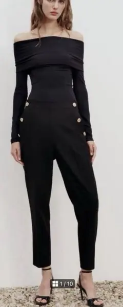 新品未使用ZARA ブラック ストレートパンツ XS 金ボタン きれいめ