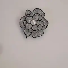 クリスタルパール花形ブローチ