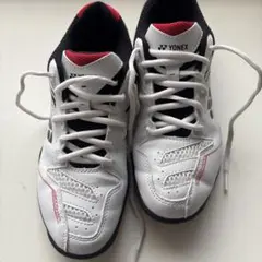 バドミントンシューズ