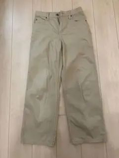 UNIQLO ホワイト　デニム　サイズ22（56cm）股下66cm