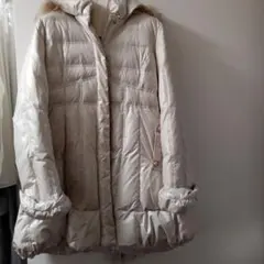 クリーム色 フード付きダウンコート美品