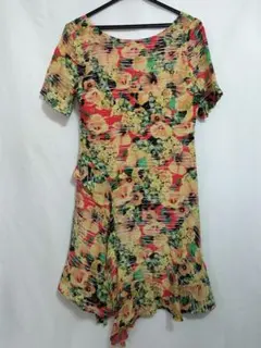 nanette lepore 花柄 半袖 ひざ丈ワンピース サイズ4のサムネイル