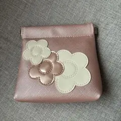 MARY QUANT バネクチポーチ