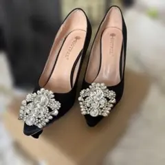 ビジュー付きブラックハイヒールパンプス