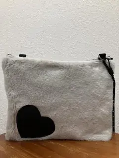 passion オフホワイトファー×ブラック Heartサコッシュ ショルダー
