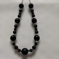 ブラックビーズネックレス ストライプデザイン