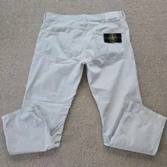 超美品【STONE ISLAND/ストーンアイランド】チノパンのサムネイル