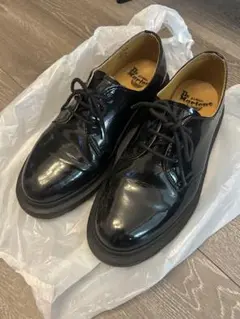Dr. Martens 3ホール