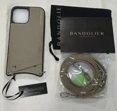 BANDOLIERバンドリヤー エマ ライトトープ iPhone13ProMaxのサムネイル