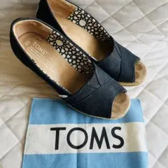 TOMS ヒールサンダル　パンプス　ミュール　ブラックのサムネイル