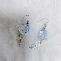 ハンドメイド 青いクリスタルビーズ ピアス　推し活　推し色