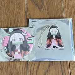 鬼滅の刃　無限列車　アクリルキーホルダー　缶バッジ　禰豆子セット