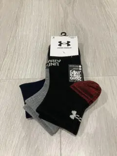 新品 UNDER ARMOUR　キッズ靴下　23-25cm 3足セット