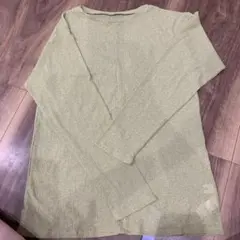 AZULBYMOUSSYロンTティシャツ。