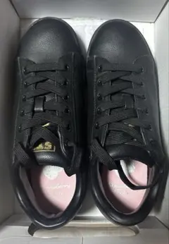 すとぷり　スニーカー