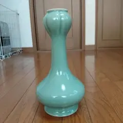 古現(コ・ヒョン) 曹基元(チョ・ギジョン) 青磁 花瓶 古現(コ・ヒョン) 曹基元(チョ・ギジョン) 青磁 花瓶 - メルカリ