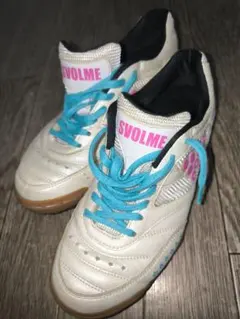 【美品】SVOLME フットサルシューズ ホワイト×ピンク×ブルーのサムネイル