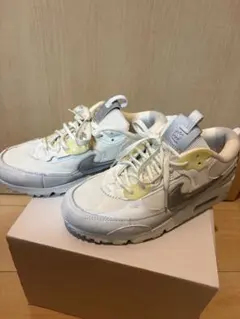 NIKE AIR MAX 90 Futura スニーカーのサムネイル