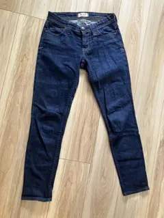 YANuK ヤヌーク　スキニーデニム