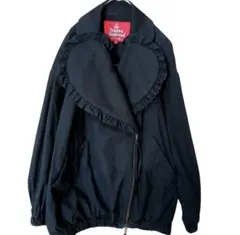 Vivienne Westwood ハート型襟 フリル付き黒ジャケット 2026年最新】ハートジャケット ヴィヴィアンの人気アイテム - メルカリ