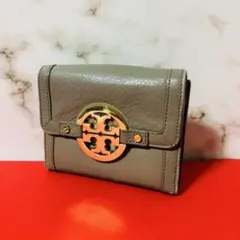 0039 TORY BURCH アマンダ ゴールドTTロゴ 折り財布のサムネイル