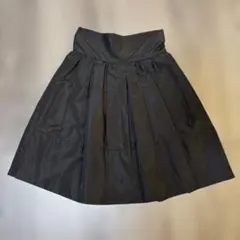 【美品】tocco closet 光沢フレアスカート ブラック Sサイズのサムネイル