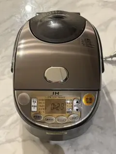 Item thumbnail for item 19e17a5b-2462-45f5-ac2d-8f427b6b69d5