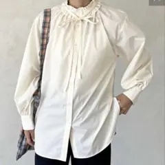CPCM リボン付きフリルブラウスのサムネイル