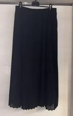 ジーユー GU ブラック　プリーツスカート