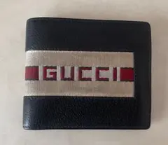 【GUCCI】グッチロゴ　メンズ　二つ折り財布