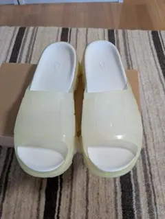 UGG サンダル 厚底 クリア ホワイトのサムネイル