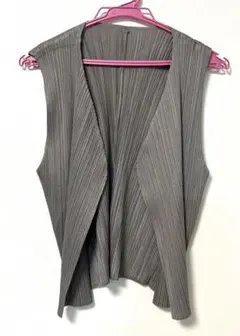 PLEATS PLEASE ベスト　ジレ PLEATS PLEASE ISSEY MIYAKE - PLEATS PLEASE(プリーツプリーズ