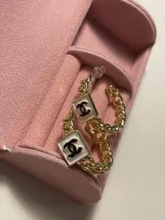 CCロゴ　ゴールドチェーンピアス