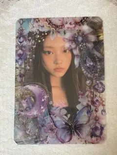 No.51 硬質ケースデコ B8 トレカ カード 幻想的 蝶 宝石 紫 魔法瓶