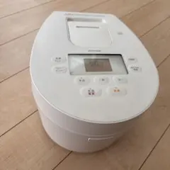 炊飯器　5.5合　ホワイト　白のサムネイル