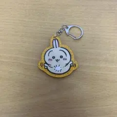 ラメアクリルキーホルダー　4 うさぎ　ちいかわ　ガチャガチャ　カプセルトイ