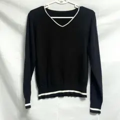 ニットプルオーバー 柔らかい 薄セーター Vネック 長袖 黒