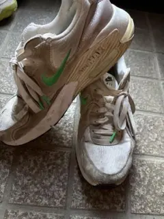 Nike Air Max エクシー　ホワイト/グリーン スニーカー
