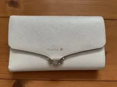 【送料込み】Lutia 4C /ビジュー付きホワイト三つ折り財布/箱付きのサムネイル