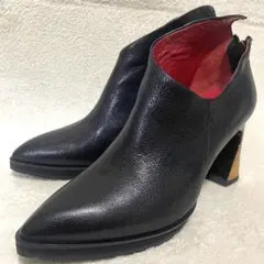 【極美品】 マナ ブーティ ショートブーツ バックジップ メタルヒール 黒 36のサムネイル