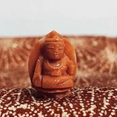 谷口康隆作　勢至菩薩　珊瑚　彫刻　仏像　　置物　本珊瑚　珊瑚彫刻 谷口康隆作 珊瑚彫刻「駿馬」買取実績｜【公式】美術品・絵画買取センター