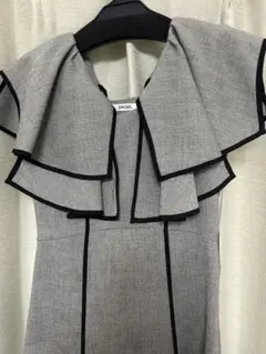 ラッフルカラープリントワンピース