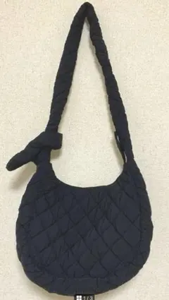 【最終価格】GＵパフィーキルティングビッグバッグ 黒通勤通学A4収納　【美品】