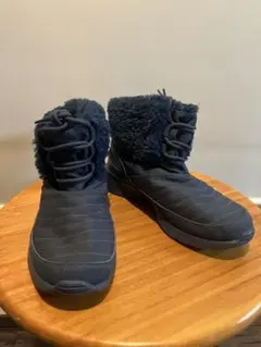 美品　Nike ネイビー スノーブーツ